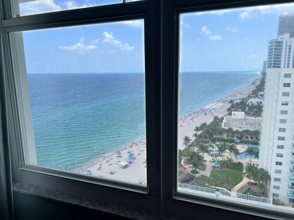 Penthouse Beach Front 1St Line, 2 Bedroom 2 Ba, New Decoration & Furnitures, Unobstructed View Of The Beautiful Atlantic, Free Parking Hollywood Exterior foto